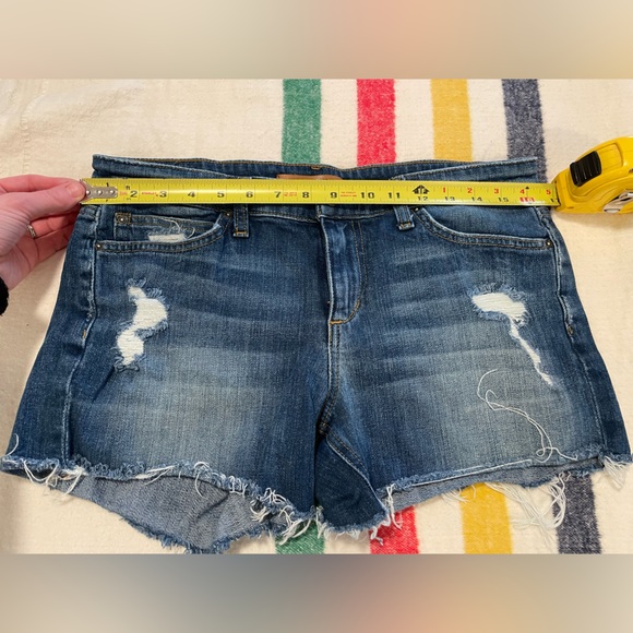 Joe’s Jeans Collector’s Edition Ozzie Mid-Rise 4” Cut-Off Shorts - Picture 3 of 7